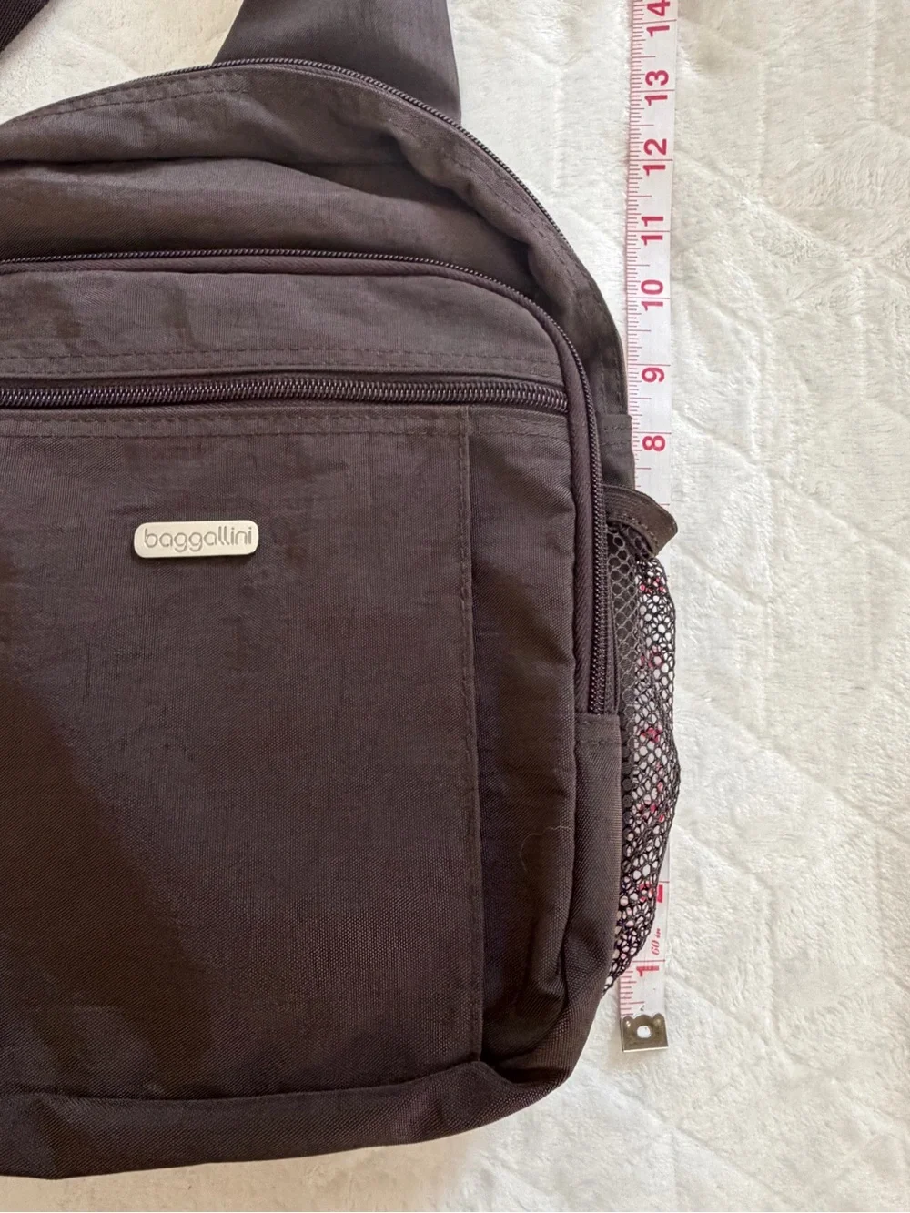 Baggallini sling crossbody travel bag - Picture 13 of 14
